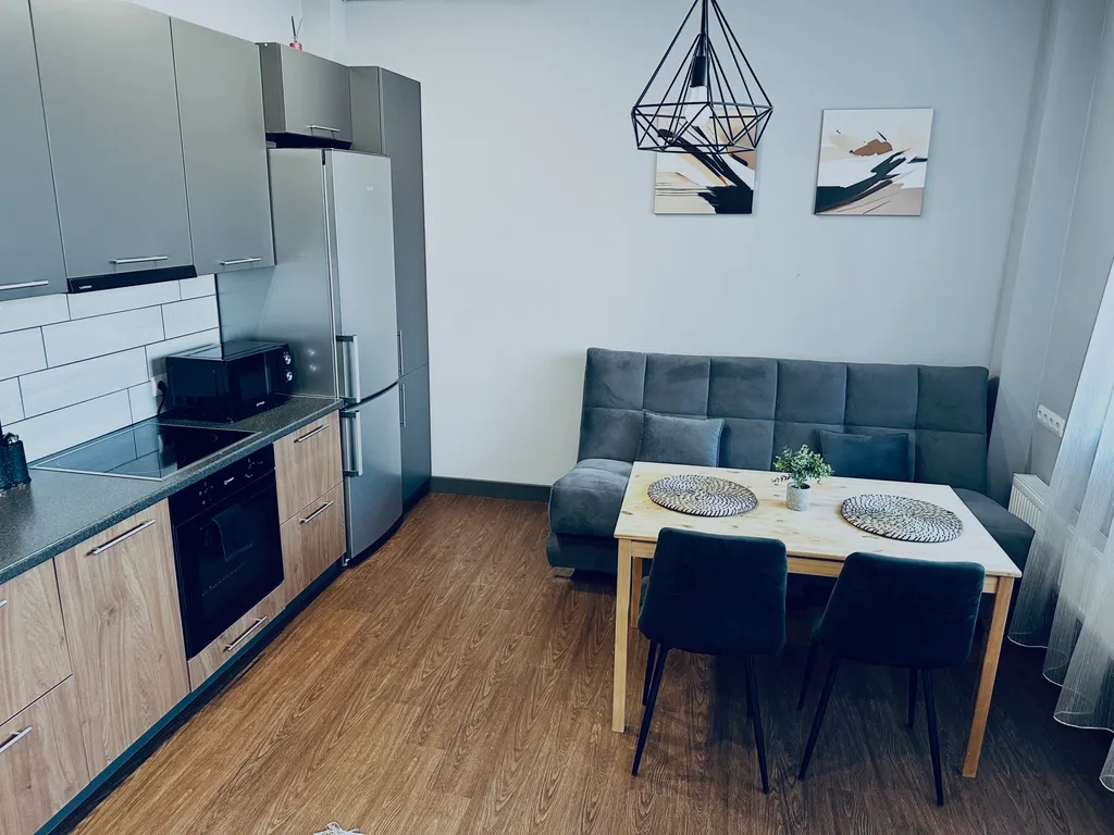 Двухкомнатная квартира в центре города, Российская, Набережная, Арбат