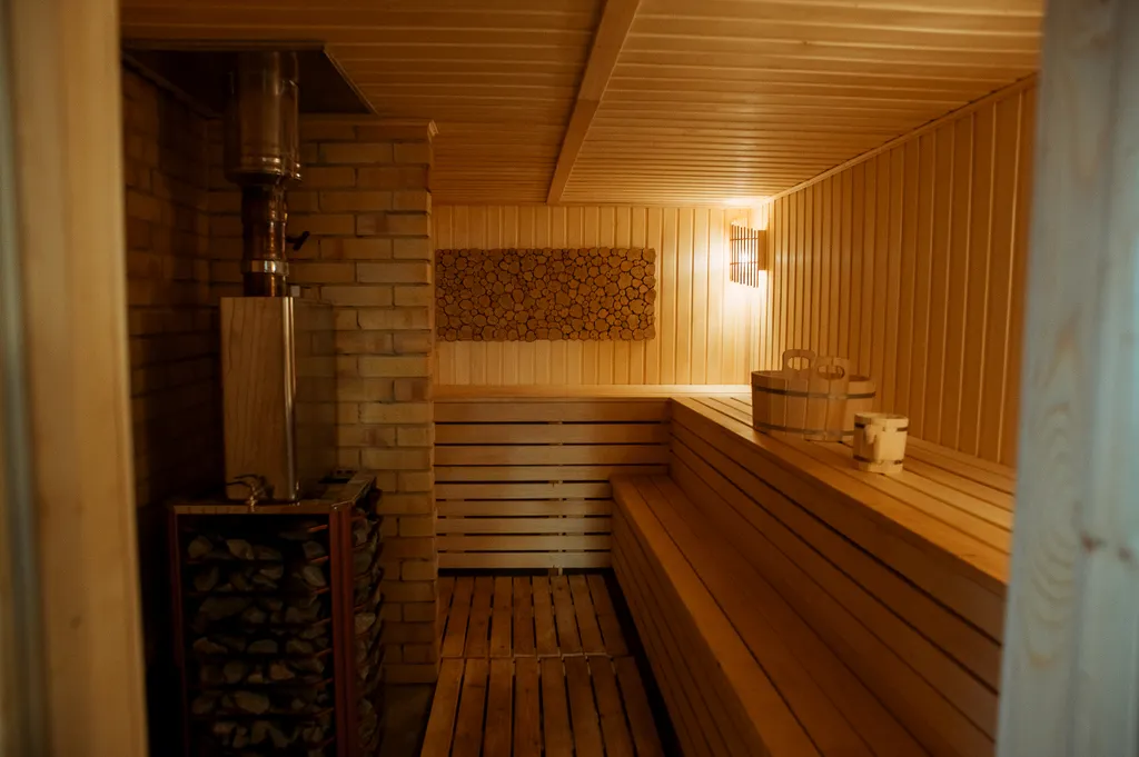 Дом с бассейном и баней