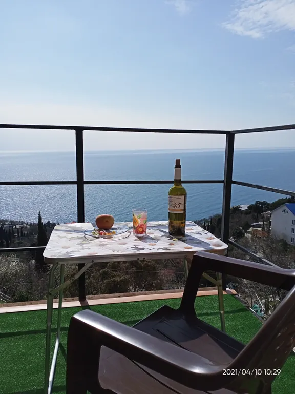 Квартира Студия с шикарным видом на море — аренда посуточно в Алупка