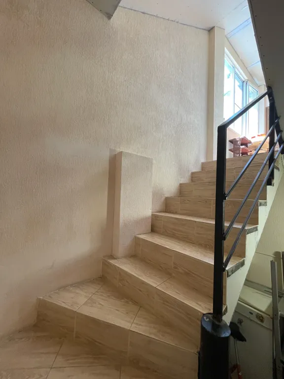 Квартира Просторная квартира в 5 минутах от моря с отдельным входом — Геленджик