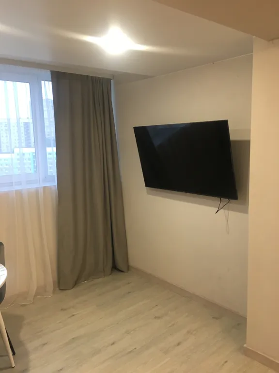 Однокомнатная, большая студия, новая, теплая,  уютная