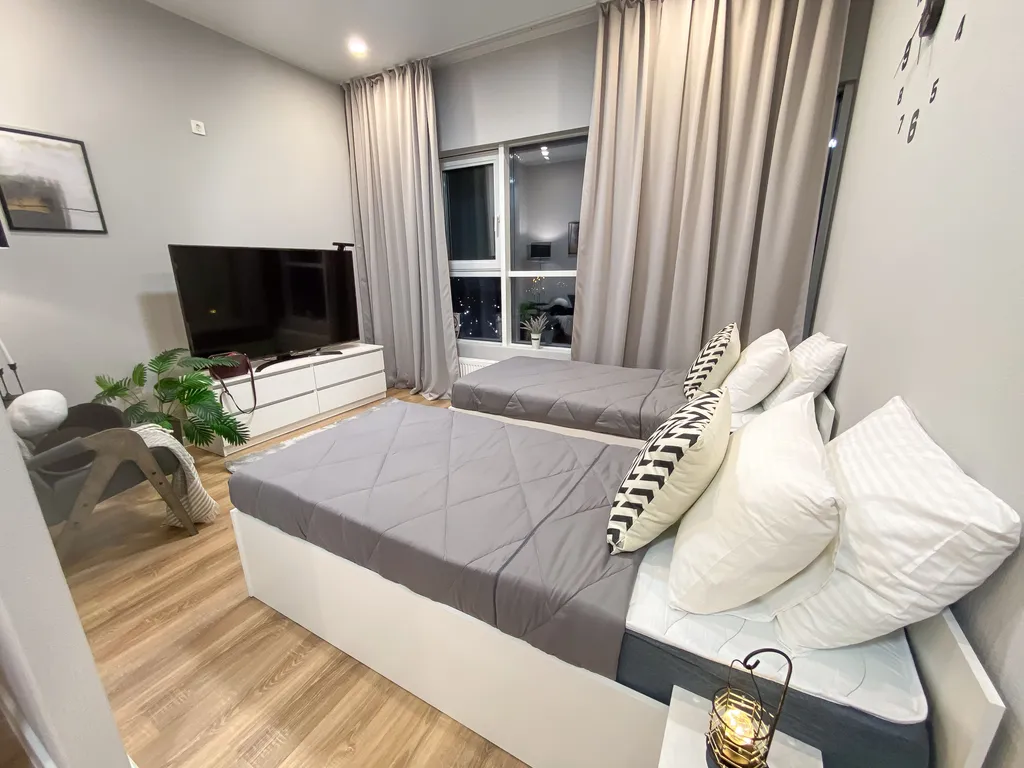 Квартира с большим ТВ у Суворовского училища