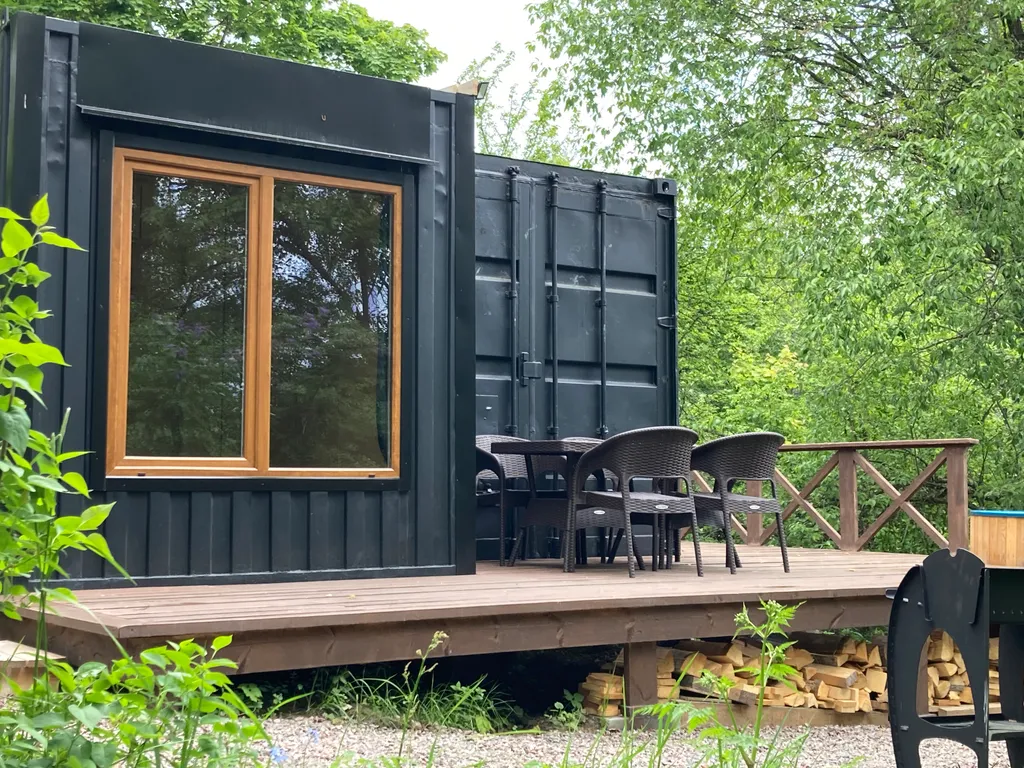 Дом Secret Garden с купелью и панорамными окнами