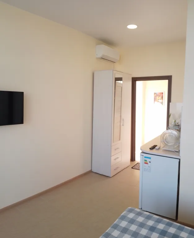 Улучшенная трёхместная студия с видом на море с балкона