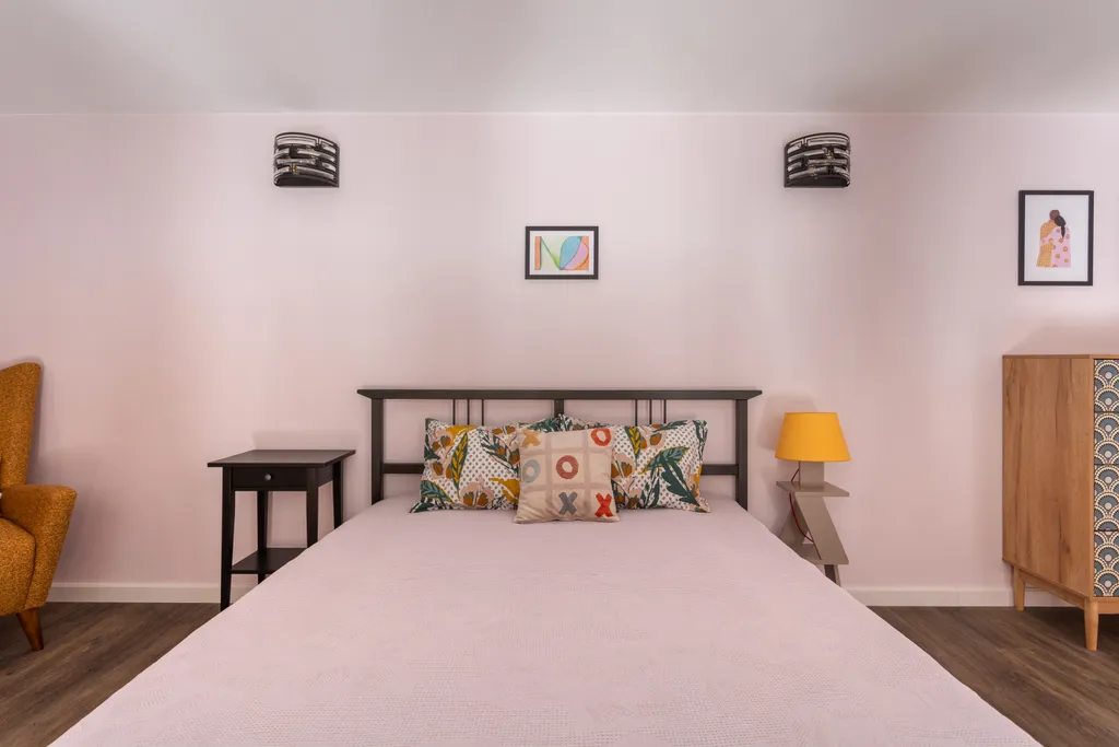 Квартира Экстравагантная квартира с кухней-музеем у метро Чернышевская — Санкт-Петербург