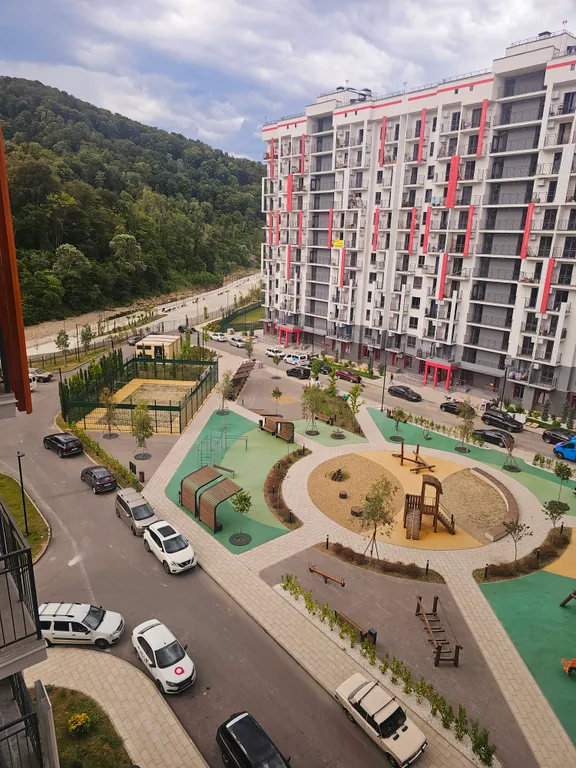 Квартира с видом на горы в новом ЖК с собственной набережной