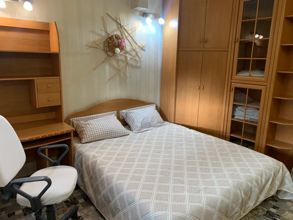 Особняк 207 кв м, элитный городской район, командированным документы