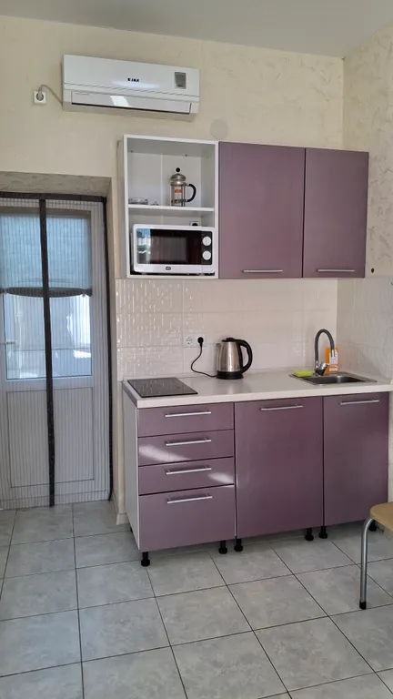 Студия в коттеджном посёлке в 500 метрах от пляжа.