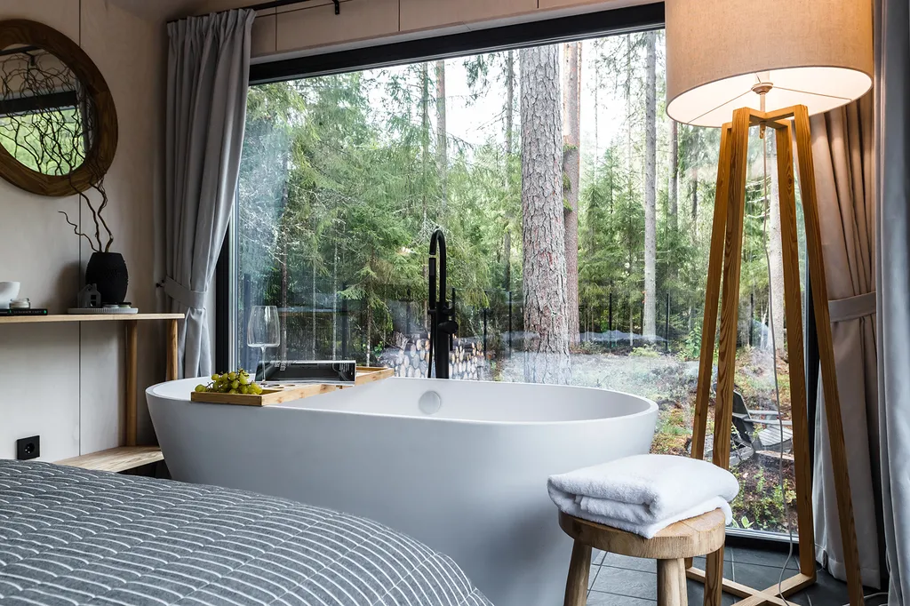 Коттедж Дом с ванной у панорамного окна в хвойном лесу by Lynwood — Вырица