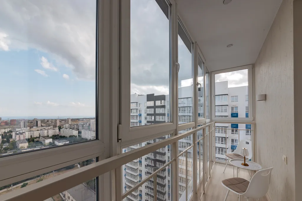 Уютная новая двухкомнатная квартира с видом на море