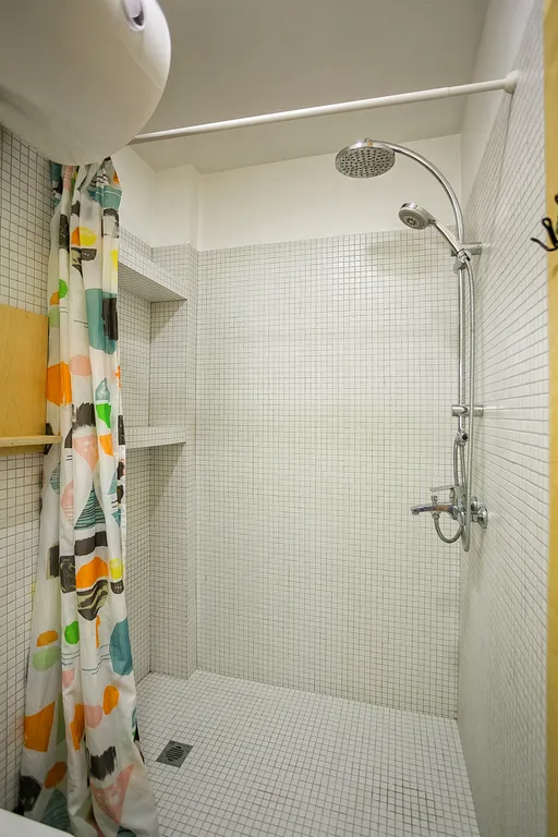 Современная квартира-студия под горой Кошка