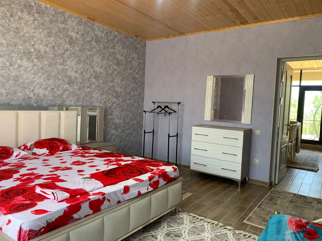 Второй этаж этаж гостевого дома со всеми удобствами