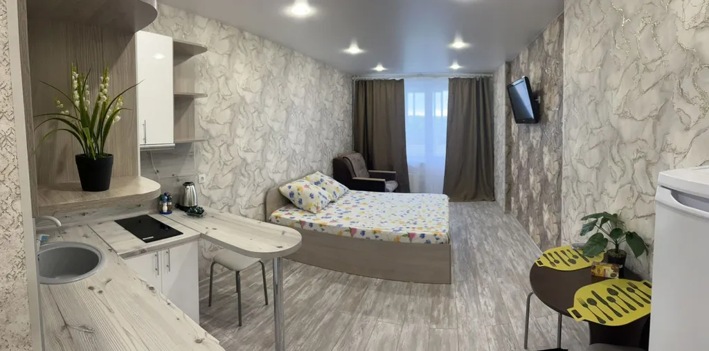 Светлая квартира-студия со свежим ремонтом и новой мебелью — аренда посуточно в Томск