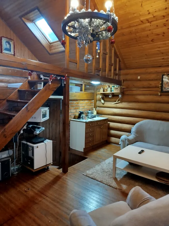 Теплый, уютный дом для семьи и небольшой компании