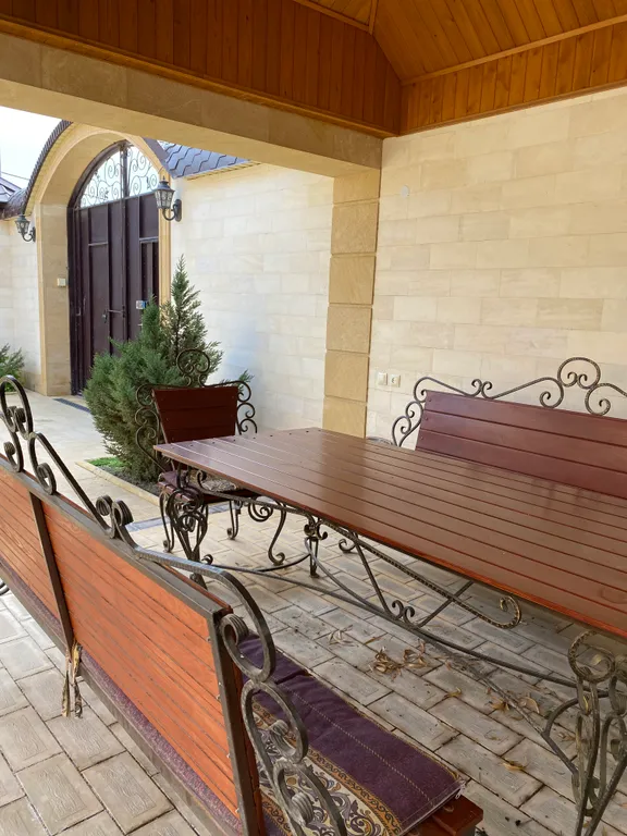 Коттедж с бассейном у Каспия