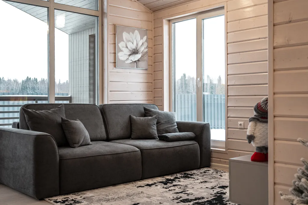 Новый стильный барнхаус с видом на лес