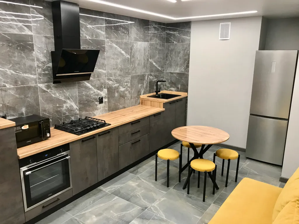 Евродвушка бизнес-класса с красивым видом на поля и шоссе