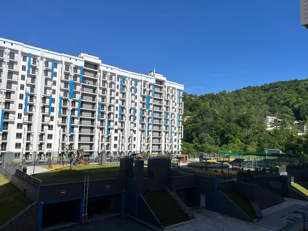 Новая уютная квартира с видом на горы и лес