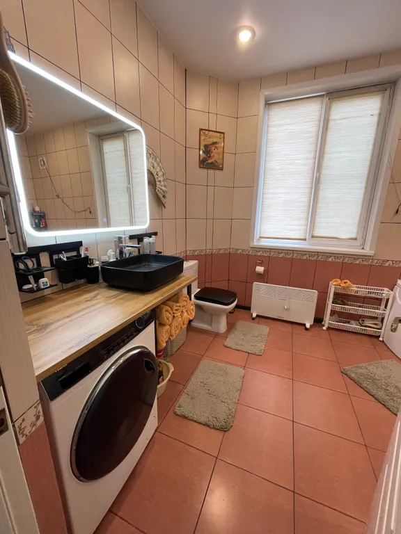 Уютный дом с бассейном и садом с видом на горы и море