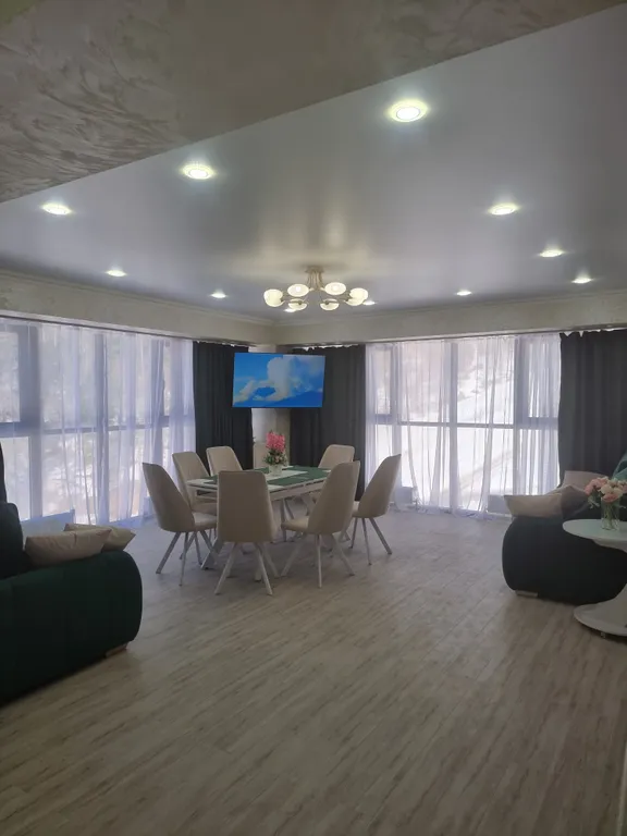 Апартаменты с панорамными видами на горы и лес в центре