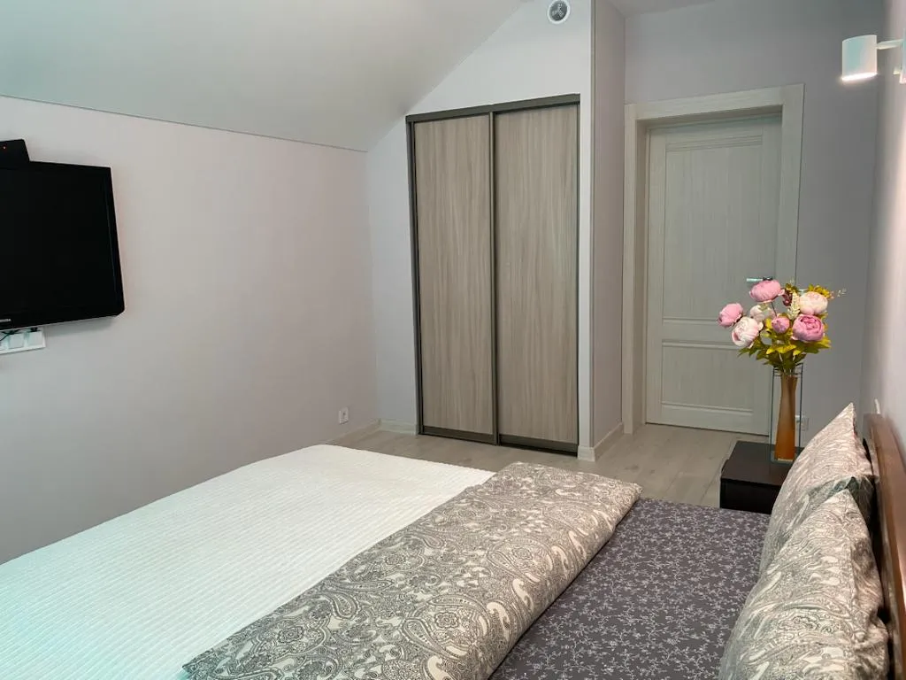 Коттедж с теплым бассейном и баней на дровах