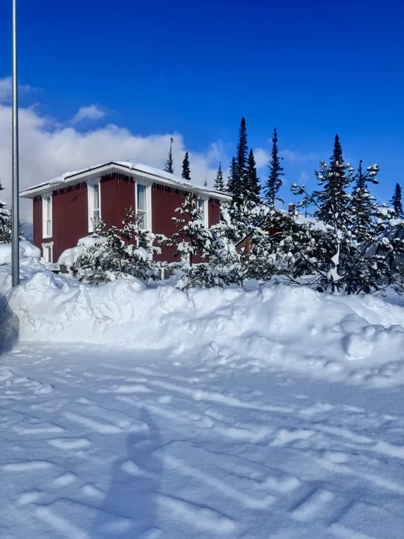 Коттедж в стиле Лофт недалеко от горы