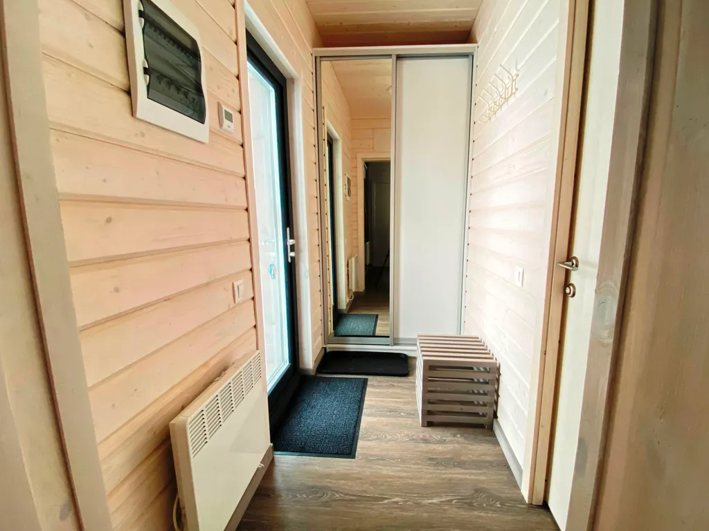 Новый комфортабельный дом для отдыха на берегу лесного озера