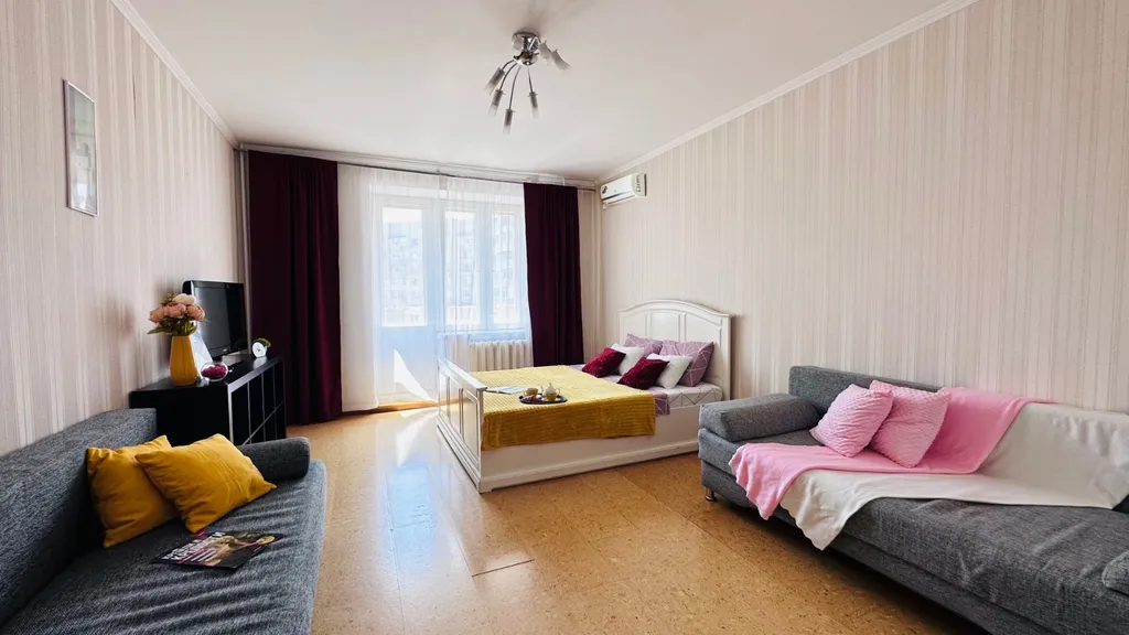 Просторная квартира возле Аквапарка и Ак Барс Арены — аренда посуточно в Казань