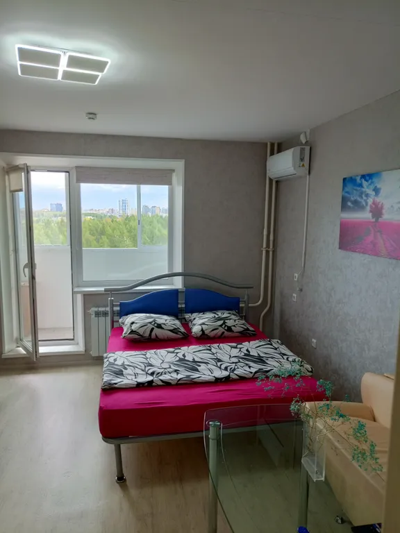 Студия у ледовой арены Трактор