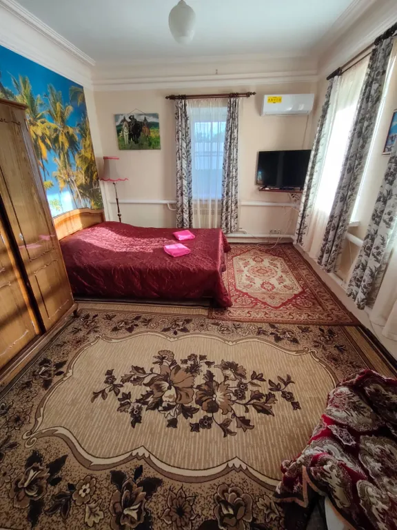 Домик с кондиционером и тихим двориком