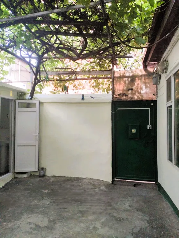 Домик в центре рядом с морем