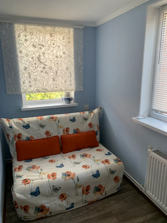 Дом с парковкой во дворе