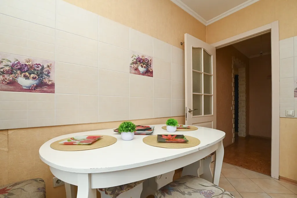 Квартира Двухкомнатная квартира тц планета — Красноярск