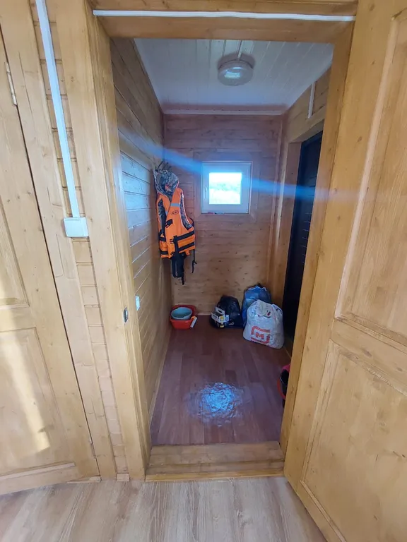 Небольшой дом на острове