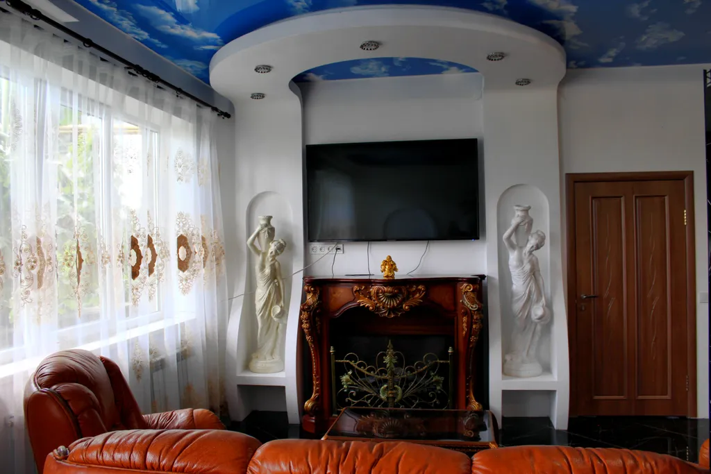 Дом с бассейном в районе Артека и горы Аю-Даг