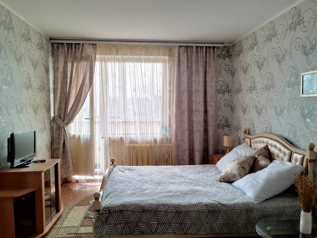 Квартира с шикарной кроватью