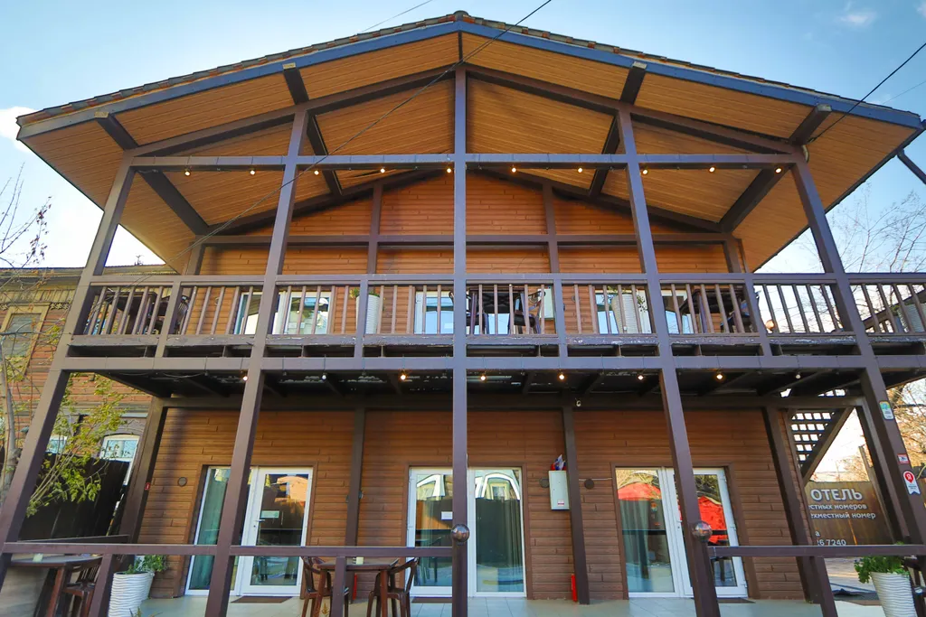 Четырёхместный стандарт с  широкими кроватями на двух уровнях