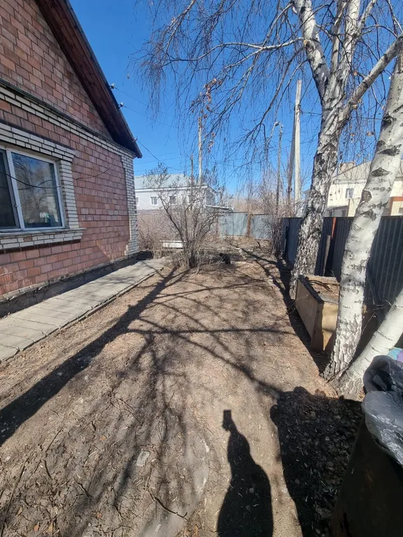 Большой двухэтажный дом