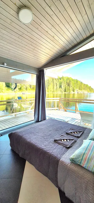 Раухала Стеклянный Коттедж на воде