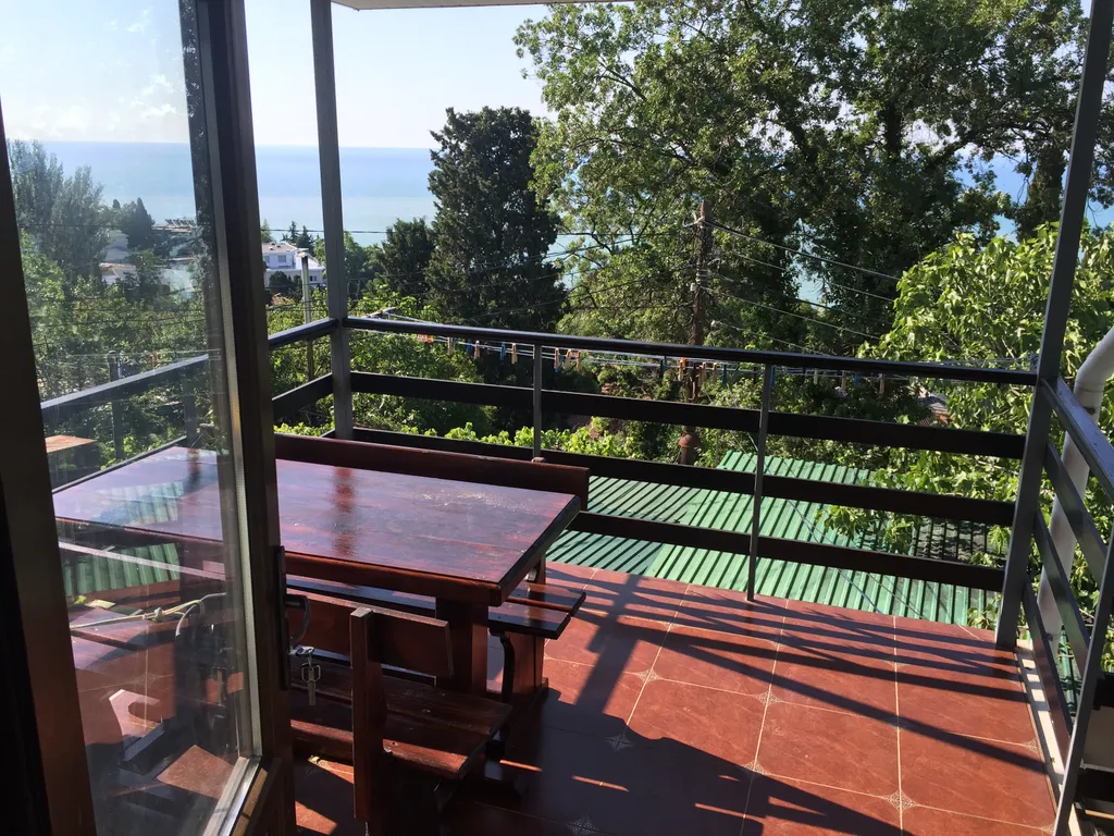 Этаж в гостевом домике в центре под ключ