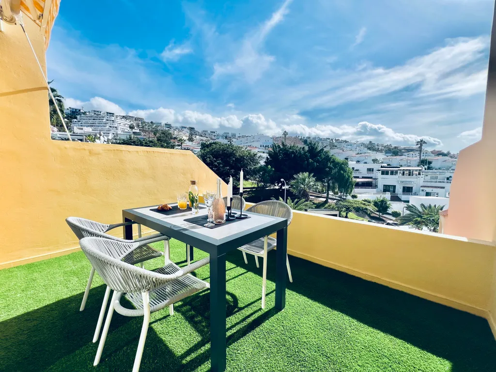 PaulMarie Apartment with heated pool in Las Brisas