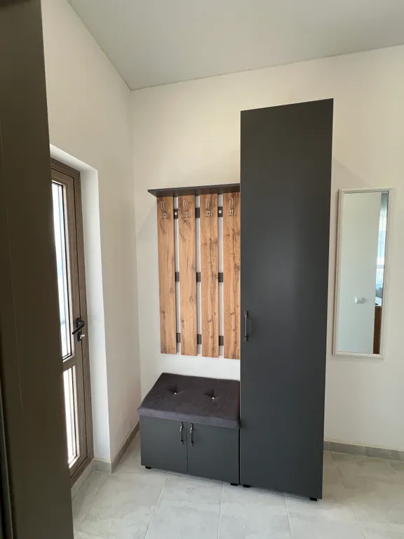 Дом с бассейном и с видом на море и горы