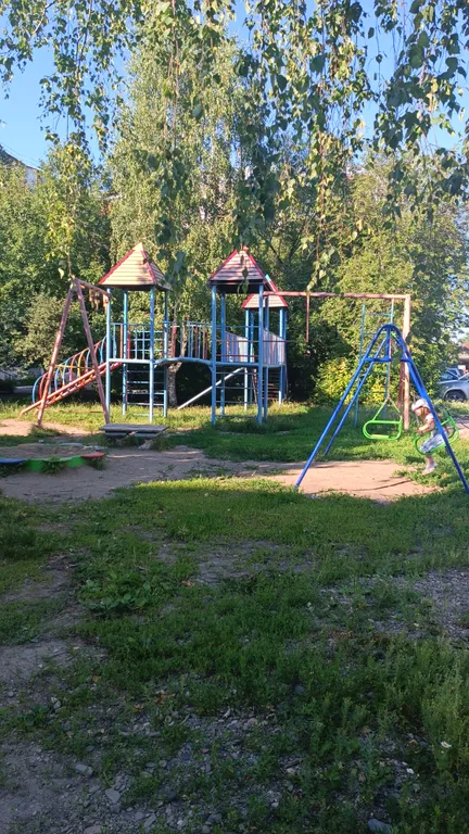 Уютная двухкомнатная квартира семейного типа в центре Белокурихи