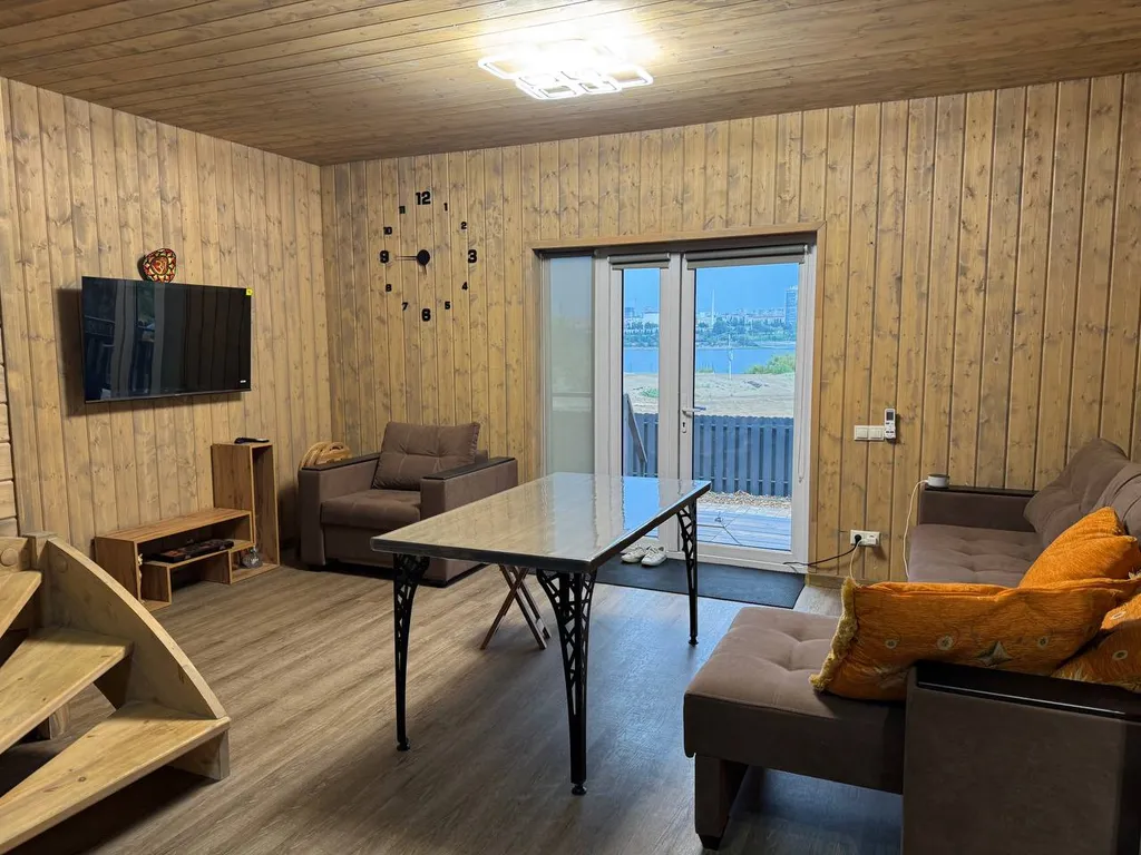 Новый дом с шикарным видом на центр города, через реку Волга