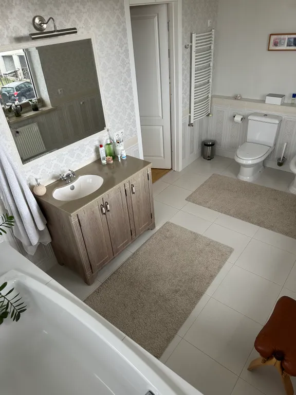 Вилла на берегу реки