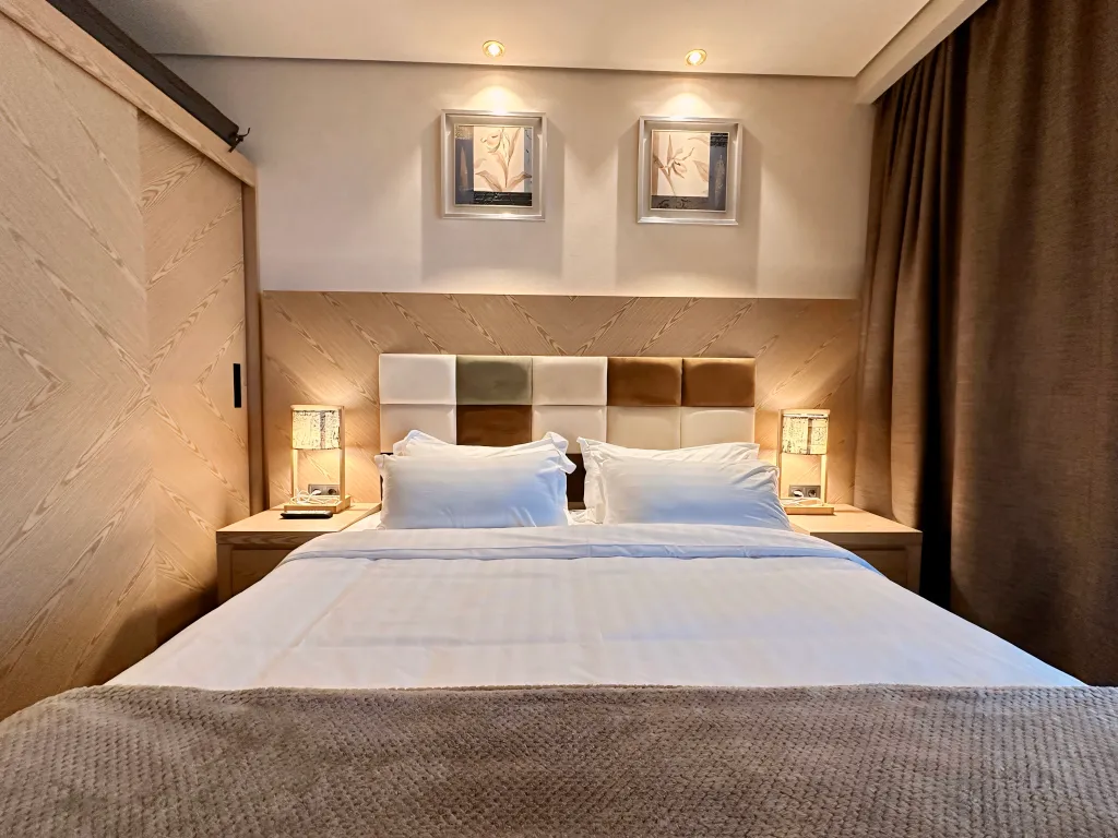 2-комнатный люкс с большой террасой | Вид на море и бассейн