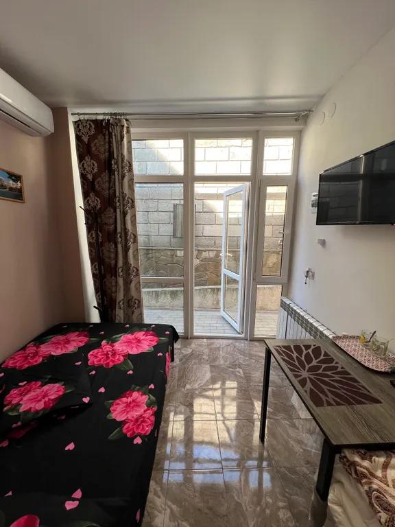 Дом у Массандровского дворца