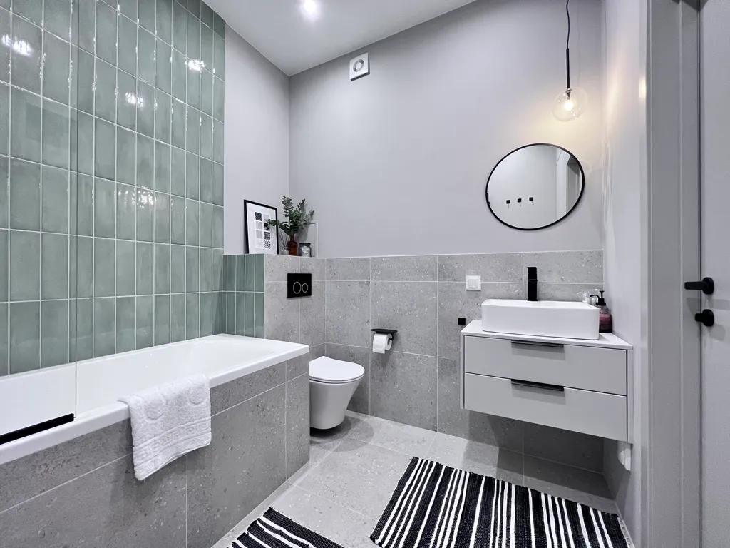 Трешка у аквапарка с панорамным видом на реку