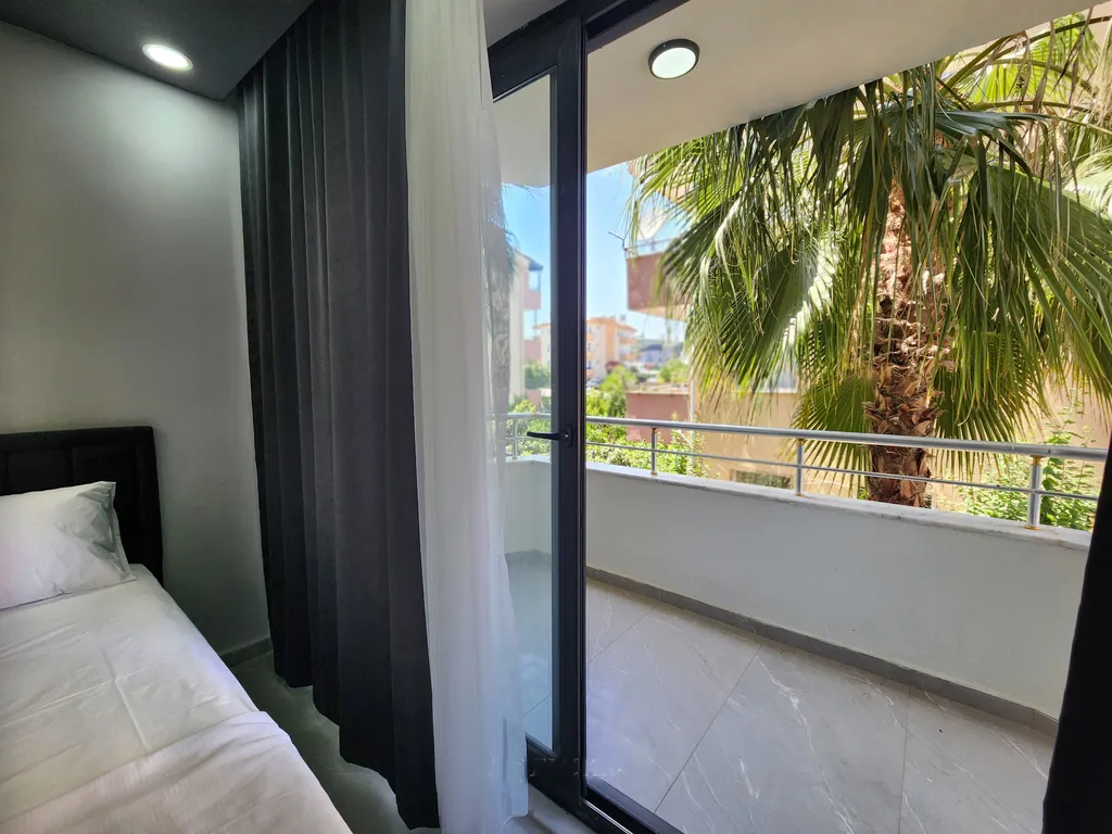 Квартира в центре Сиде внутри комплекса с бассейном