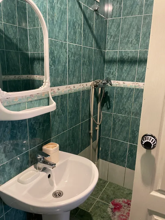 Однокомнатный коттедж со своей беседкой-кухней